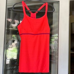 Brooks running tank with built-in shelf bra